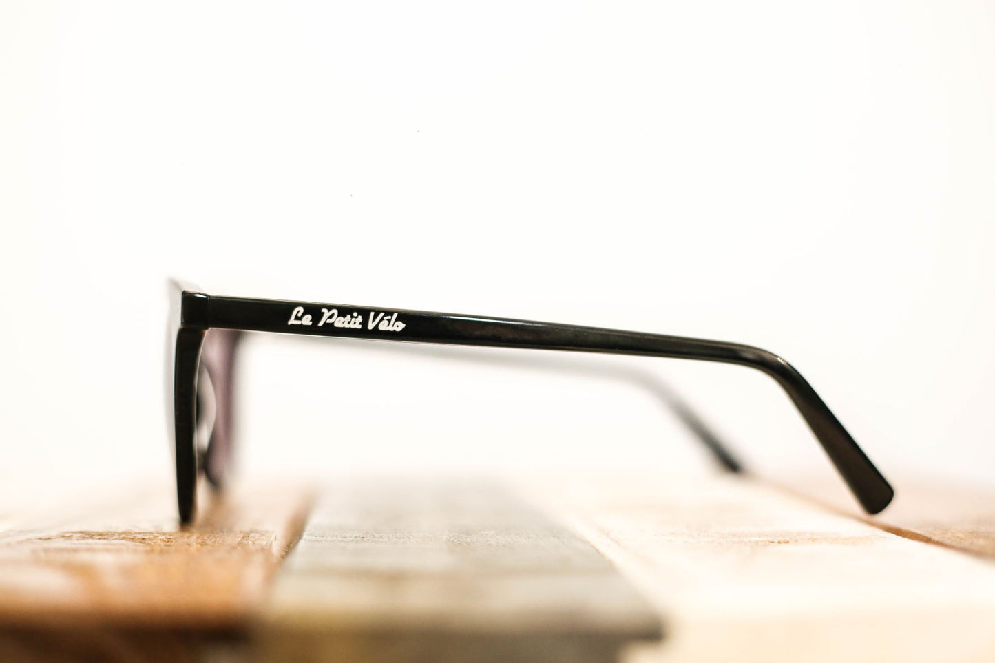 GAFAS JURASSIANO NEGRAS
